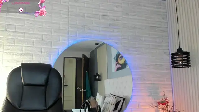 Snapshot of nicole__parker1 chatting on January 13, 2025, 12:24 pm nicole parker1 online show from January 13, 2025, 12:24 pm