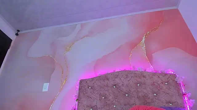 Snapshot of Bella__sweet chatting on January 27, 2025, 6:52 pm Bella sweet online show from January 27, 2025, 6:52 pm