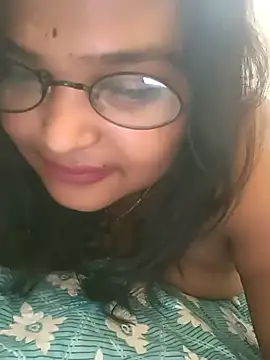 Snapshot of Ashwini_Gowda_91 chatting on December 8, 2024, 12:30 pm Ashwini Gowda 91 online show from December 8, 2024, 12:30 pm