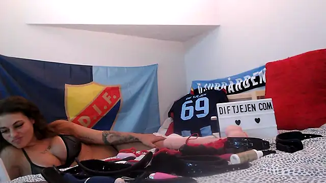 Snapshot of Dif-tjejen chatting on February 1, 2025, 11:16 pm Dif-tjejen online show from February 1, 2025, 11:16 pm