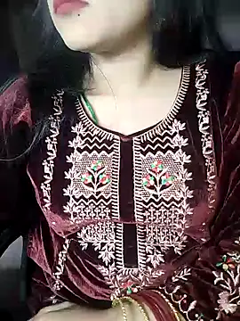 Snapshot of karishma chatting on January 1, 2025, 6:27 pm karishma online show from January 1, 2025, 6:27 pm