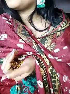 Snapshot of karishma chatting on January 3, 2025, 11:33 pm karishma online show from January 3, 2025, 11:33 pm