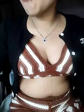 Snapshot of karishma chatting on January 10, 2025, 4:41 pm karishma online show from January 10, 2025, 4:41 pm