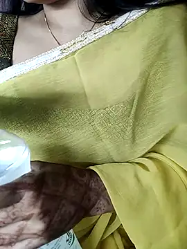 Snapshot of karishma chatting on February 13, 2025, 4:28 pm karishma online show from February 13, 2025, 4:28 pm