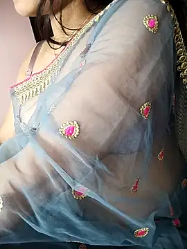 Snapshot of karishma chatting on February 23, 2025, 5:39 pm karishma online show from February 23, 2025, 5:39 pm