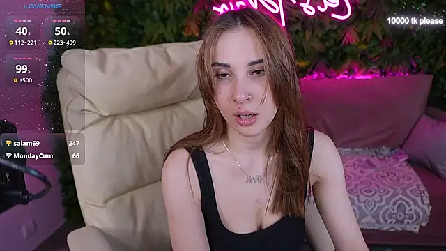 Snapshot of JennyyLuv chatting on March 5, 2025, 4:35 pm JennyyLuv online show from March 5, 2025, 4:35 pm