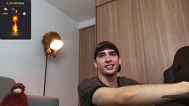 Snapshot of zenn_rush1 chatting on January 4, 2025, 12:38 pm zenn rush1 online show from January 4, 2025, 12:38 pm