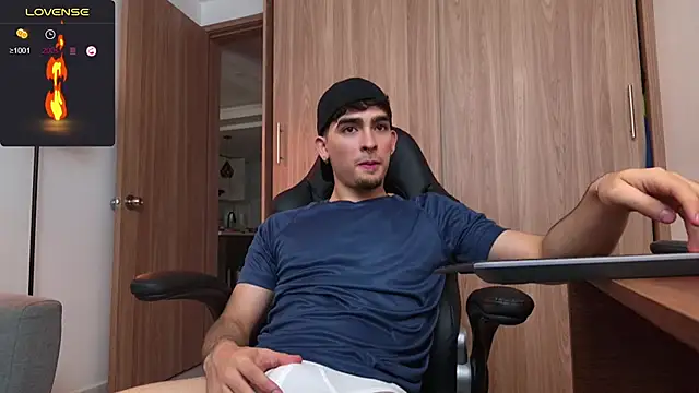 Snapshot of zenn_rush1 chatting on January 11, 2025, 2:15 pm zenn rush1 online show from January 11, 2025, 2:15 pm