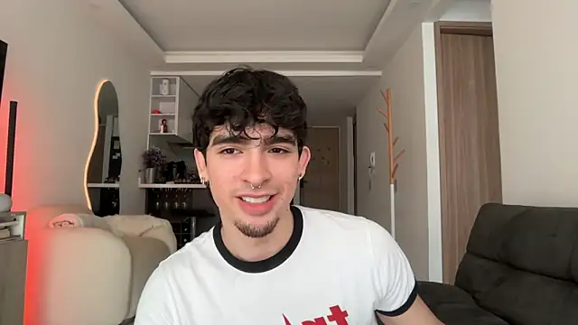 Snapshot of zenn_rush1 chatting on November 8, 2025, 12:38 pm zenn rush1 online show from November 8, 2025, 12:38 pm