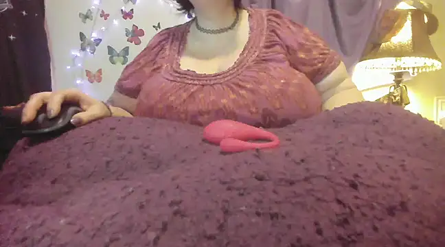 Snapshot of Alli_Kat chatting on January 22, 2025, 12:16 am Alli Kat online show from January 22, 2025, 12:16 am