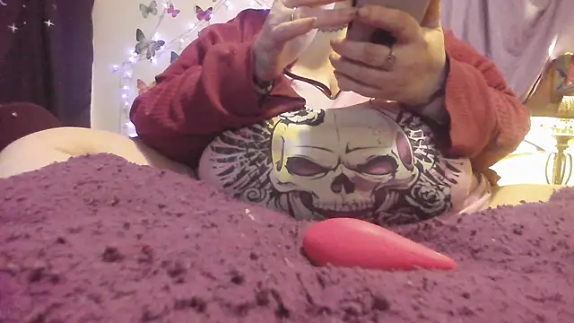 Snapshot of Alli_Kat chatting on March 3, 2025, 8:05 am Alli Kat online show from March 3, 2025, 8:05 am