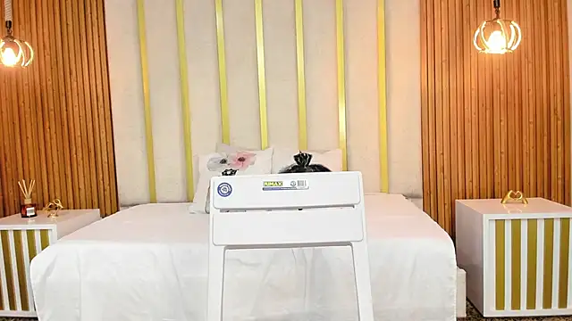 Snapshot of love_mommy chatting on February 21, 2025, 2:17 am love mommy online show from February 21, 2025, 2:17 am