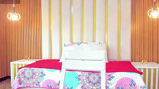 Snapshot of love_mommy chatting on September 23, 2025, 6:44 pm love mommy online show from September 23, 2025, 6:44 pm