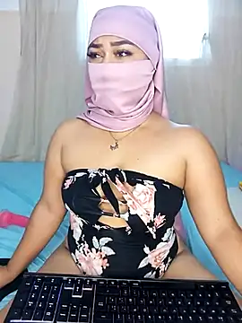 Snapshot of Kendra_Kait chatting on January 10, 2025, 4:30 pm Kendra Kait online show from January 10, 2025, 4:30 pm