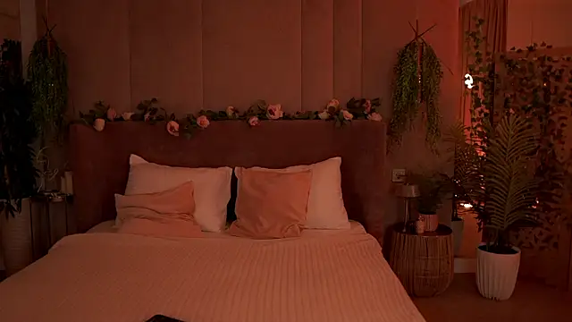 Snapshot of Smiley_Mia chatting on September 18, 2025, 5:09 am Smiley Mia online show from September 18, 2025, 5:09 am