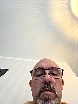 Snapshot of Crosss-23cm chatting on October 4, 2025, 8:01 am Crosss-23cm online show from October 4, 2025, 8:01 am