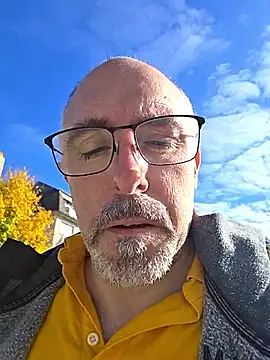 Snapshot of Crosss-23cm chatting on October 14, 2025, 10:27 am Crosss-23cm online show from October 14, 2025, 10:27 am