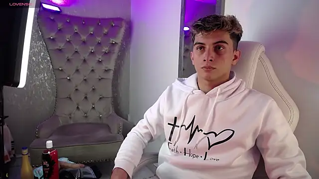 Snapshot of MrWilliseo chatting on September 12, 2025, 7:58 pm MrWilliseo online show from September 12, 2025, 7:58 pm