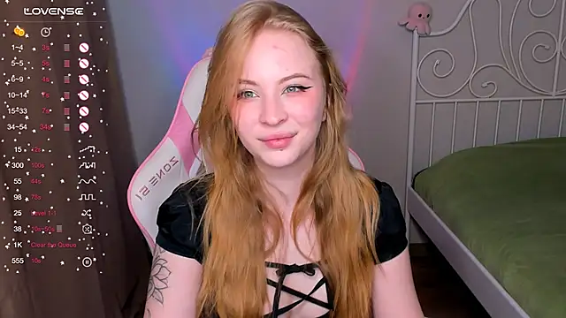 Snapshot of lilKitty_Melanie chatting on November 1, 2025, 9:39 pm lilKitty Melanie online show from November 1, 2025, 9:39 pm