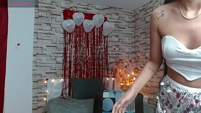 Snapshot of Vanse_lust chatting on February 15, 2025, 2:26 am Vanse lust online show from February 15, 2025, 2:26 am