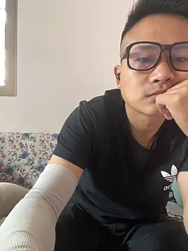 Snapshot of lixiaoshuai8 chatting on March 12, 2025, 4:30 am lixiaoshuai8 online show from March 12, 2025, 4:30 am