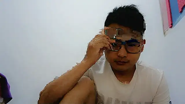 Snapshot of lixiaoshuai8 chatting on March 15, 2025, 3:37 pm lixiaoshuai8 online show from March 15, 2025, 3:37 pm