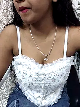 Snapshot of Ishaani_0 chatting on February 16, 2025, 12:10 pm Ishaani 0 online show from February 16, 2025, 12:10 pm