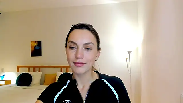 Snapshot of LovelyeeMia chatting on December 6, 2024, 3:00 pm LovelyeeMia online show from December 6, 2024, 3:00 pm