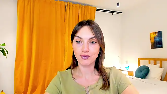 Snapshot of LovelyeeMia chatting on December 13, 2024, 12:50 pm LovelyeeMia online show from December 13, 2024, 12:50 pm