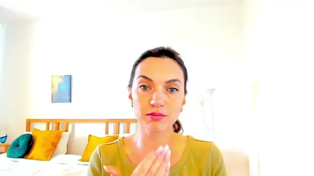 Snapshot of LovelyeeMia chatting on December 14, 2024, 9:40 am LovelyeeMia online show from December 14, 2024, 9:40 am