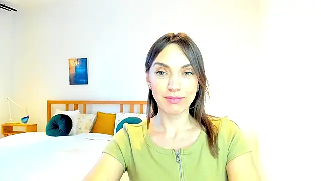 Snapshot of LovelyeeMia chatting on December 18, 2024, 12:18 pm LovelyeeMia online show from December 18, 2024, 12:18 pm