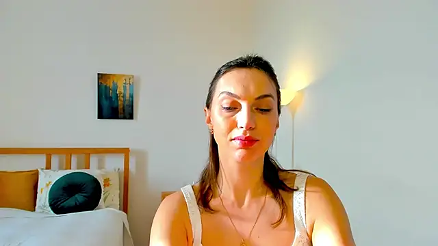 Snapshot of LovelyeeMia chatting on December 19, 2024, 7:40 am LovelyeeMia online show from December 19, 2024, 7:40 am