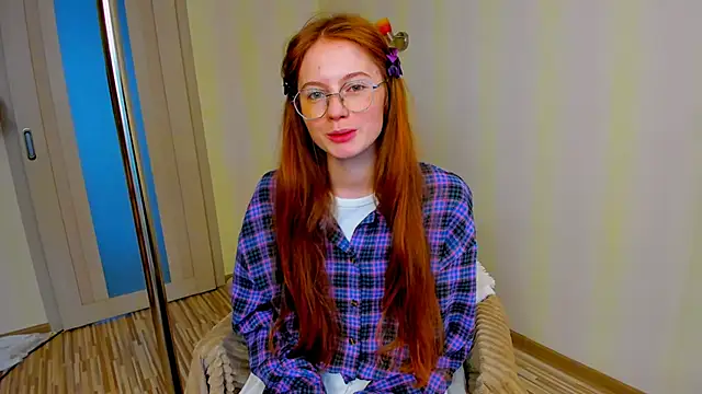 Snapshot of Fire_Luna chatting on November 5, 2025, 6:46 am Fire Luna online show from November 5, 2025, 6:46 am