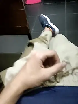 Snapshot of Juliano69xv chatting on October 16, 2025, 11:39 pm Juliano69xv online show from October 16, 2025, 11:39 pm