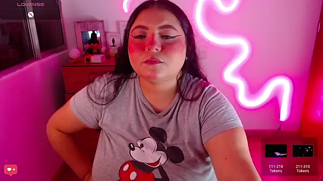 Snapshot of Rebeca_charme21 chatting on December 13, 2024, 3:05 am Rebeca charme21 online show from December 13, 2024, 3:05 am