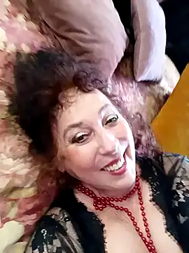 Snapshot of GypsyEsmeralda chatting on January 4, 2025, 9:32 am GypsyEsmeralda online show from January 4, 2025, 9:32 am