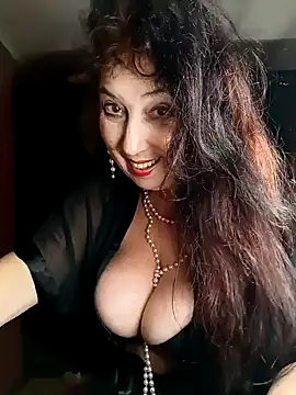 Snapshot of GypsyEsmeralda chatting on January 4, 2025, 9:20 pm GypsyEsmeralda online show from January 4, 2025, 9:20 pm