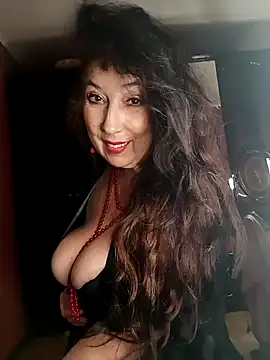 Snapshot of GypsyEsmeralda chatting on January 9, 2025, 1:56 pm GypsyEsmeralda online show from January 9, 2025, 1:56 pm