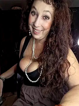 Snapshot of GypsyEsmeralda chatting on October 5, 2025, 8:23 am GypsyEsmeralda online show from October 5, 2025, 8:23 am