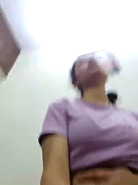 Snapshot of Aleena_Rai chatting on March 5, 2025, 7:17 pm Aleena Rai online show from March 5, 2025, 7:17 pm