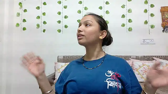 Snapshot of Aleena_Rai chatting on November 2, 2025, 7:49 pm Aleena Rai online show from November 2, 2025, 7:49 pm