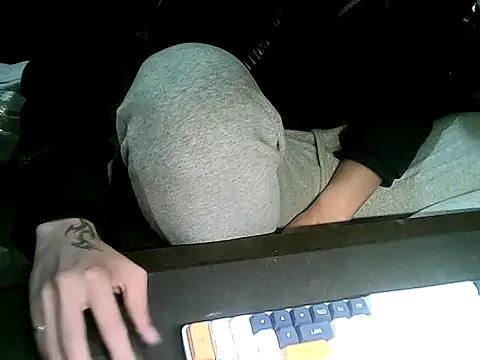 Snapshot of Ryan67533 chatting on December 24, 2024, 11:17 am Ryan67533 online show from December 24, 2024, 11:17 am