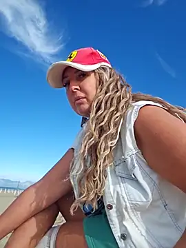 Snapshot of MariaRichi_ chatting on September 26, 2025, 7:34 am MariaRichi online show from September 26, 2025, 7:34 am