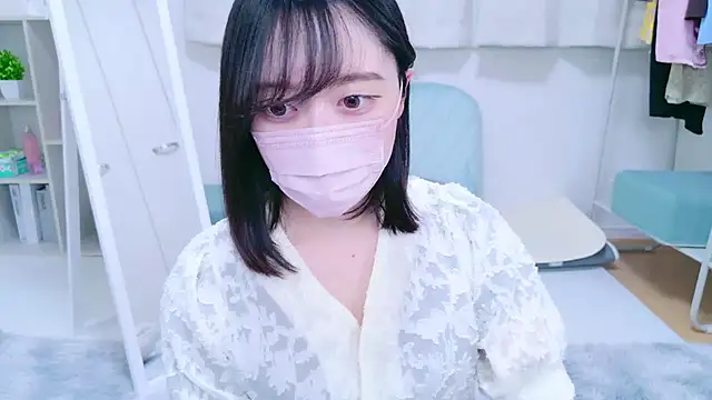 Snapshot of Yurie_ chatting on December 21, 2024, 7:35 am Yurie  online show from December 21, 2024, 7:35 am