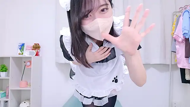 Snapshot of Yurie_ chatting on January 8, 2025, 11:10 am Yurie  online show from January 8, 2025, 11:10 am