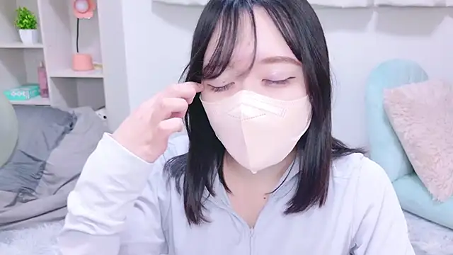 Snapshot of Yurie_ chatting on February 12, 2025, 3:38 pm Yurie  online show from February 12, 2025, 3:38 pm