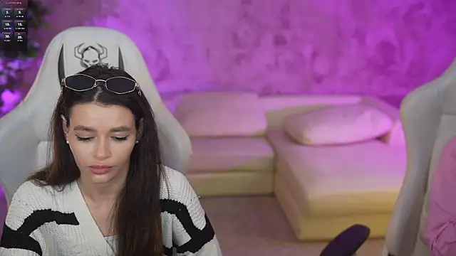 Snapshot of Julia__Star_ chatting on March 12, 2025, 11:31 am Julia  Star  online show from March 12, 2025, 11:31 am