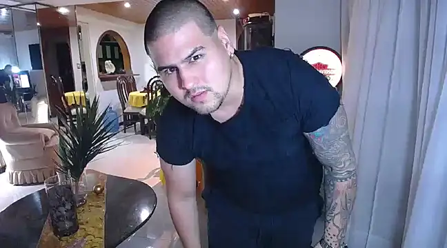 Snapshot of pitbullveryhot chatting on February 9, 2025, 8:00 am pitbullveryhot online show from February 9, 2025, 8:00 am