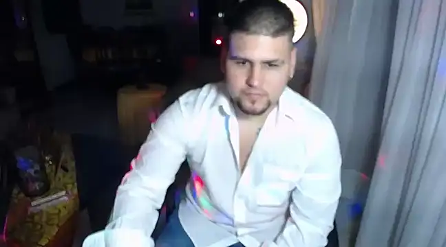 Snapshot of pitbullveryhot chatting on March 3, 2025, 5:20 am pitbullveryhot online show from March 3, 2025, 5:20 am