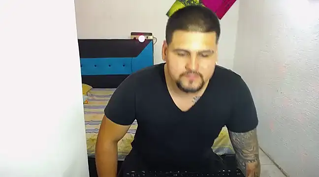 Snapshot of pitbullveryhot chatting on March 21, 2025, 3:01 am pitbullveryhot online show from March 21, 2025, 3:01 am